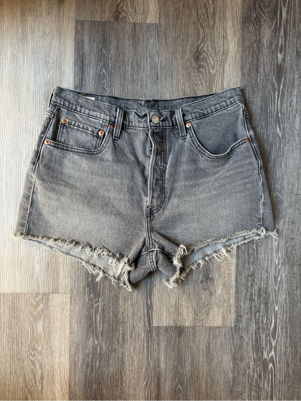 Levi's Gray/Black 501 Frayed Hem High-Rise Denim Shorts Size 32